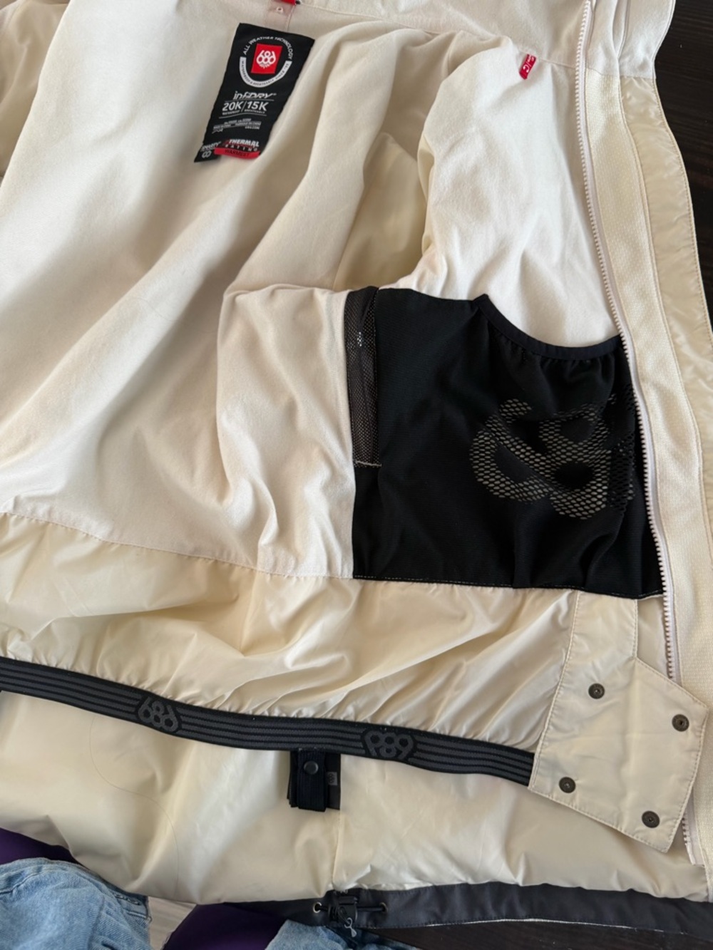 686 Spellbound Women's Ski Jacket Cream M - Picture 11 of 11